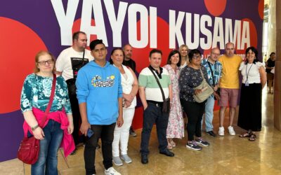 Eragintza Fundazioak Yayoi Kukama japoniarraren erakusketa bisitatu du Guggenheimen