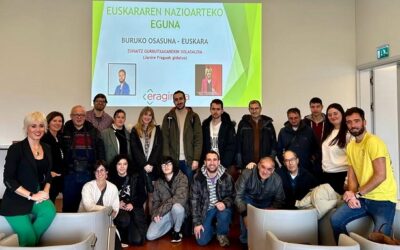 Eragintzak Euskararen Nazioarteko Egunarekin bat egiten du Zuhaitz Gurrutxagarekin