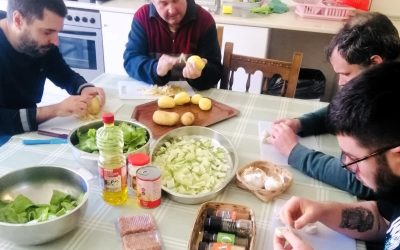 Eragintzak errezeta-liburu bat egin du bere sukaldaritza-tailerrean prestatutako platerekin