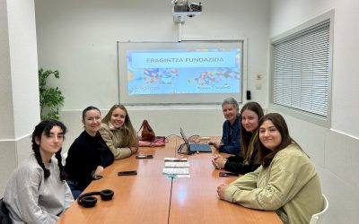 TARTANGAko Gizarte Integrazioko goi-mailako zikloko ikasleek Eragintza bisitatu dute