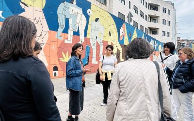 Eragintzak Marzanako murala bisitatu du, indarkeria matxistatik bizirik atera diren emakumeen omenez
