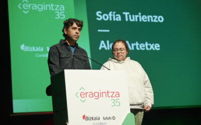 Eragintzak 35 urte hauetan lagun izan dituen bizitza istorioak balioetsiz ospatzen du bere urteurrena